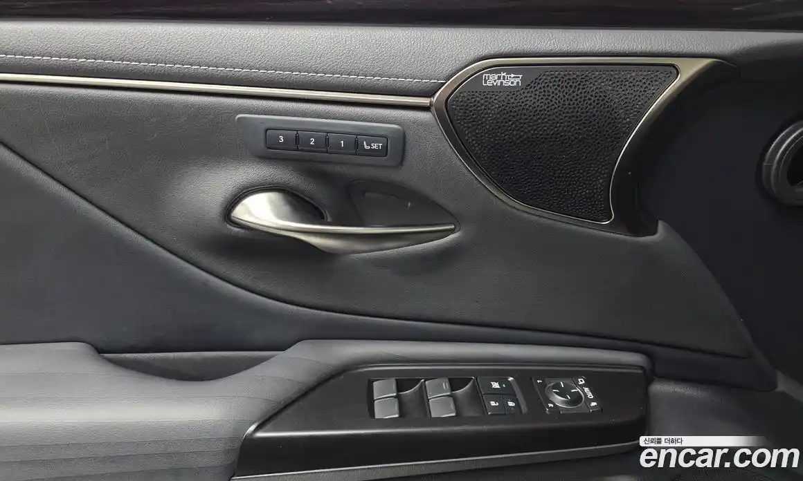 Lexus ES 2019 2.5 гидро в Москве № 1837924, фото 19