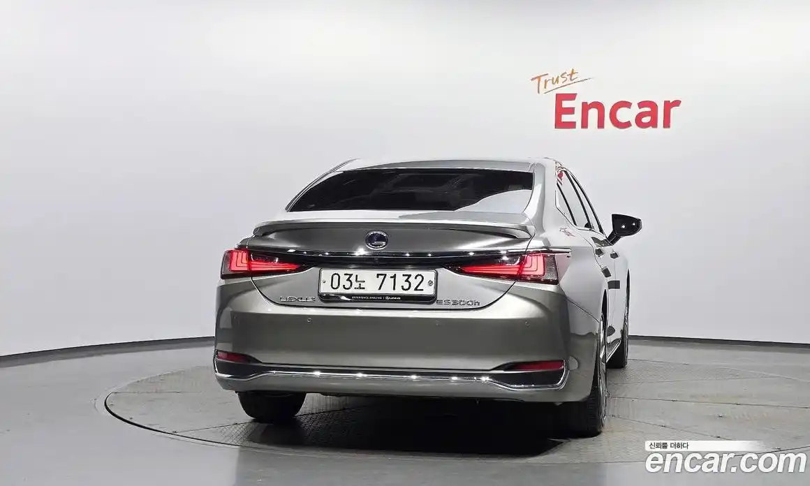 Lexus ES 2019 2.5 гидро в Москве № 1837924, фото 4