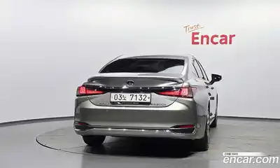 Lexus ES 2019 2.5 гидро в Москве № 1837924, миниатюра 4