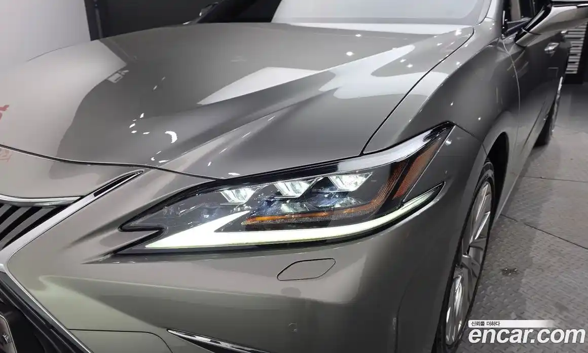 Lexus ES 2019 2.5 гидро в Москве № 1837924, фото 8