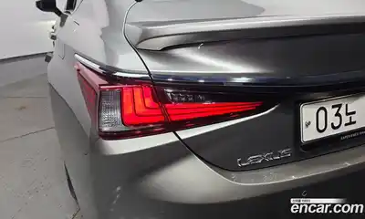 Lexus ES 2019 2.5 гидро в Москве № 1837924, миниатюра 9