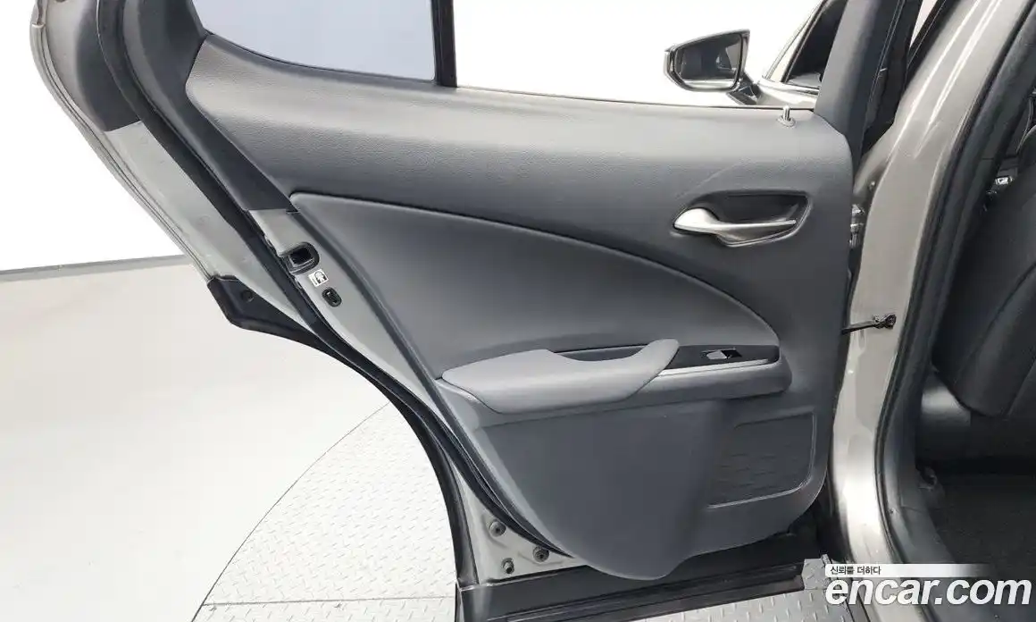 Lexus UX 2021 2.0 гидро в Москве № 1837932, фото 15