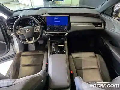 Lexus RX 2023 2.5 вариатор в Москве № 1837996, миниатюра 7