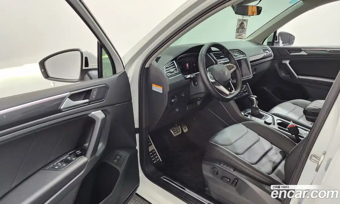 Volkswagen Tiguan 2021 2.0 гидро в Москве № 1838076, фото 12
