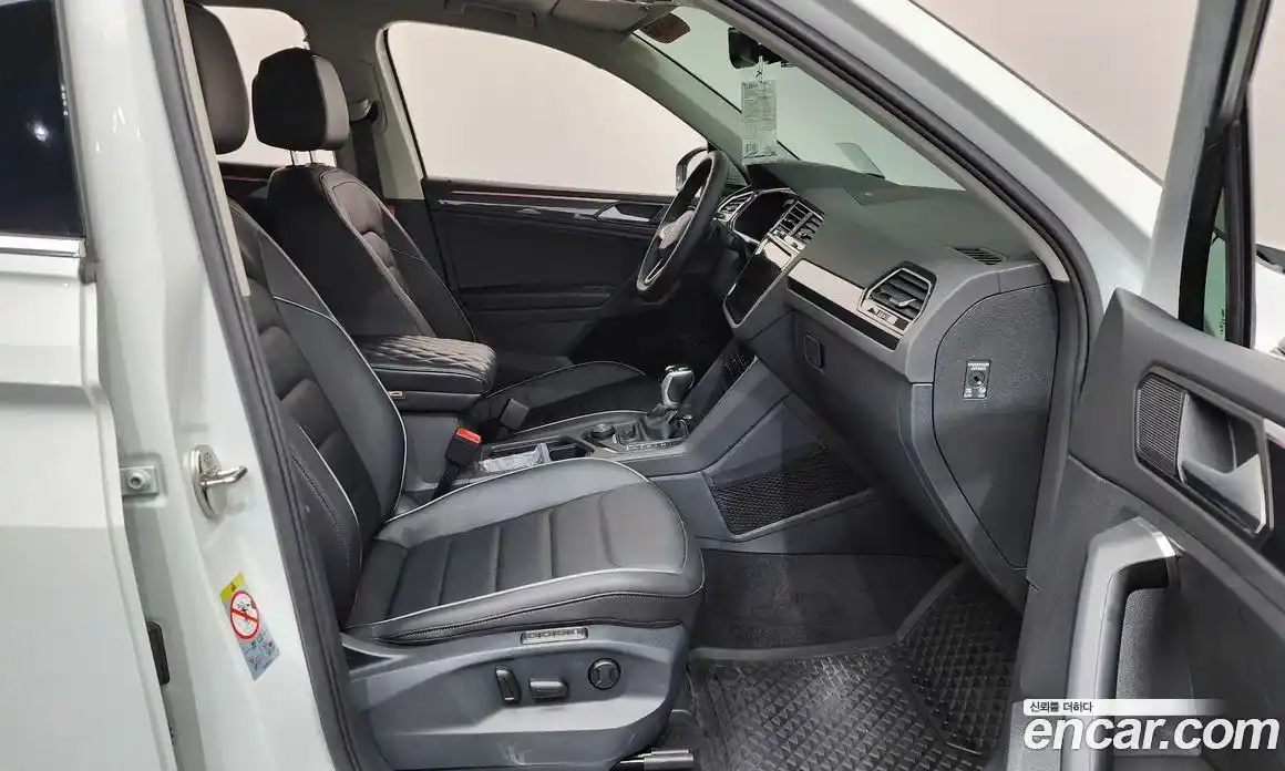 Volkswagen Tiguan 2021 2.0 гидро в Москве № 1838076, фото 16