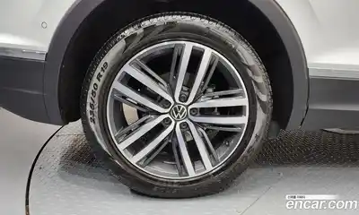 Volkswagen Tiguan 2021 2.0 гидро в Москве № 1838076, миниатюра 4