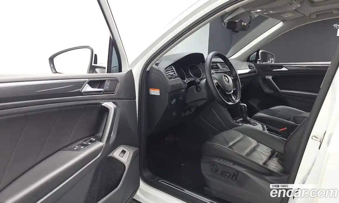 Volkswagen Tiguan 2020 2.0 гидро в Москве № 1838077, фото 17