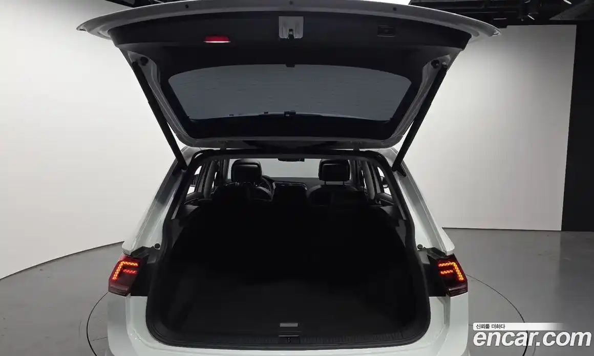 Volkswagen Tiguan 2020 2.0 гидро в Москве № 1838077, фото 26