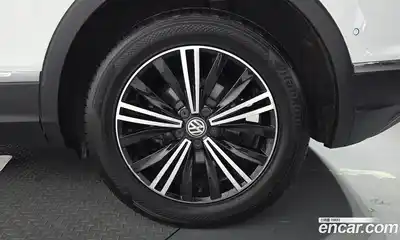 Volkswagen Tiguan 2020 2.0 гидро в Москве № 1838077, миниатюра 7