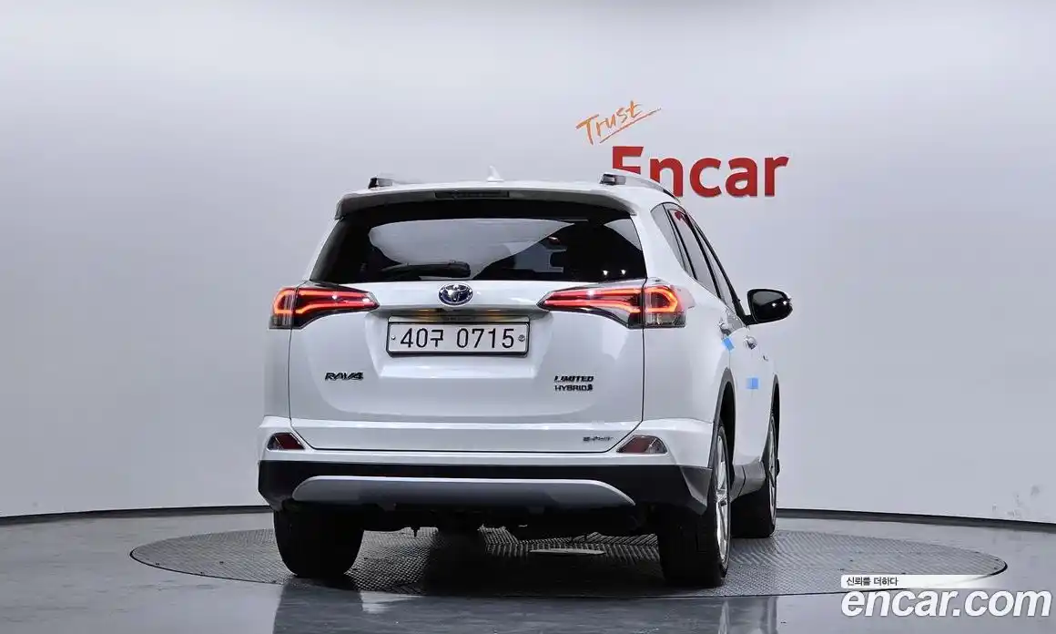 Toyota RAV4 2016 2.5 гидро в Москве № 1838506, фото 4