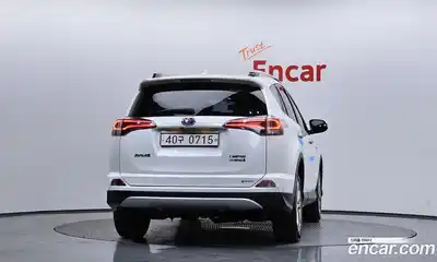 Toyota RAV4 2016 2.5 гидро в Москве № 1838506, миниатюра 4