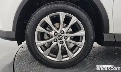 Toyota RAV4 2016 2.5 гидро в Москве № 1838506, миниатюра 5