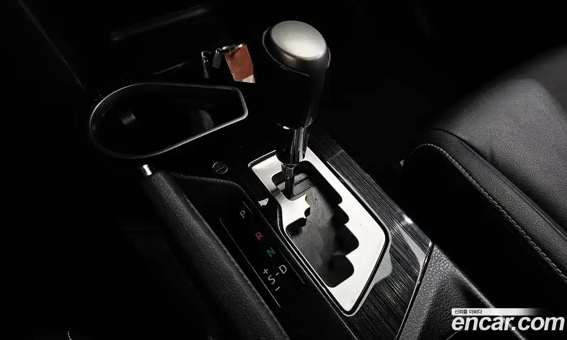 Toyota RAV4 2016 2.5 гидро в Москве № 1838506, фото 9