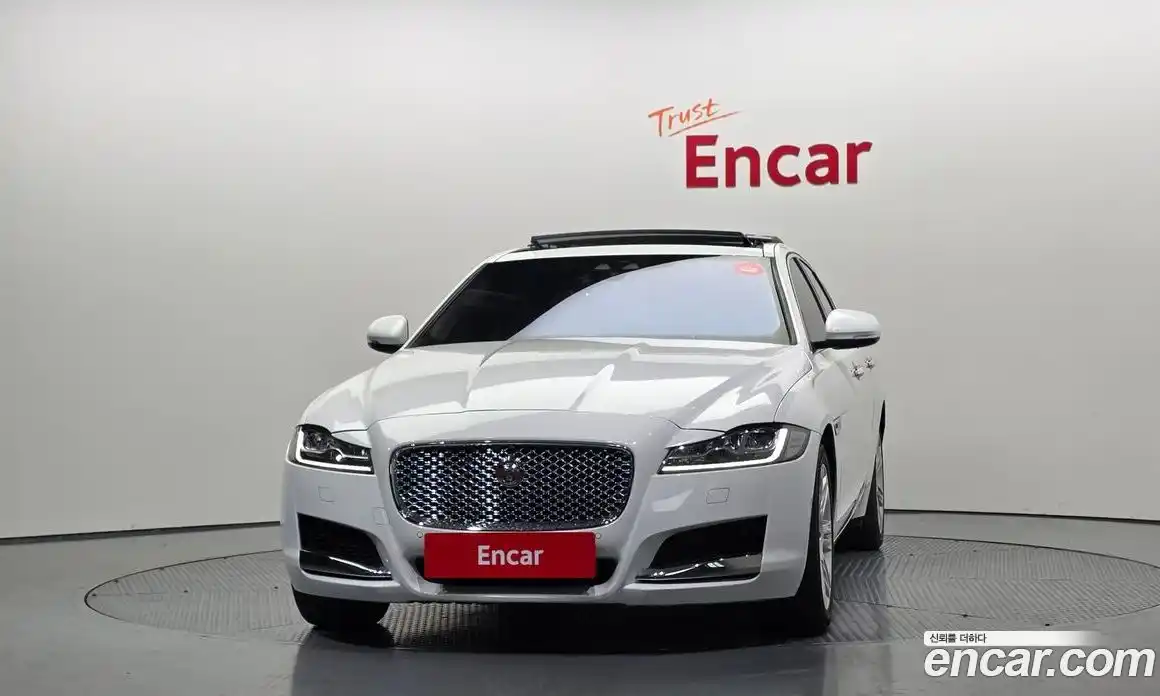 Jaguar XF 2018 2.0 гидро в Москве № 1840477, фото 3