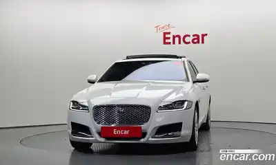 Jaguar XF 2018 2.0 гидро в Москве № 1840477, миниатюра 3