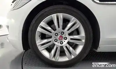 Jaguar XF 2018 2.0 гидро в Москве № 1840477, миниатюра 5