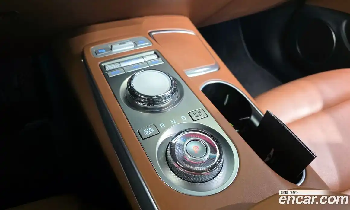 Genesis GV70 2021 2.5 гидро в Москве № 223773, фото 9