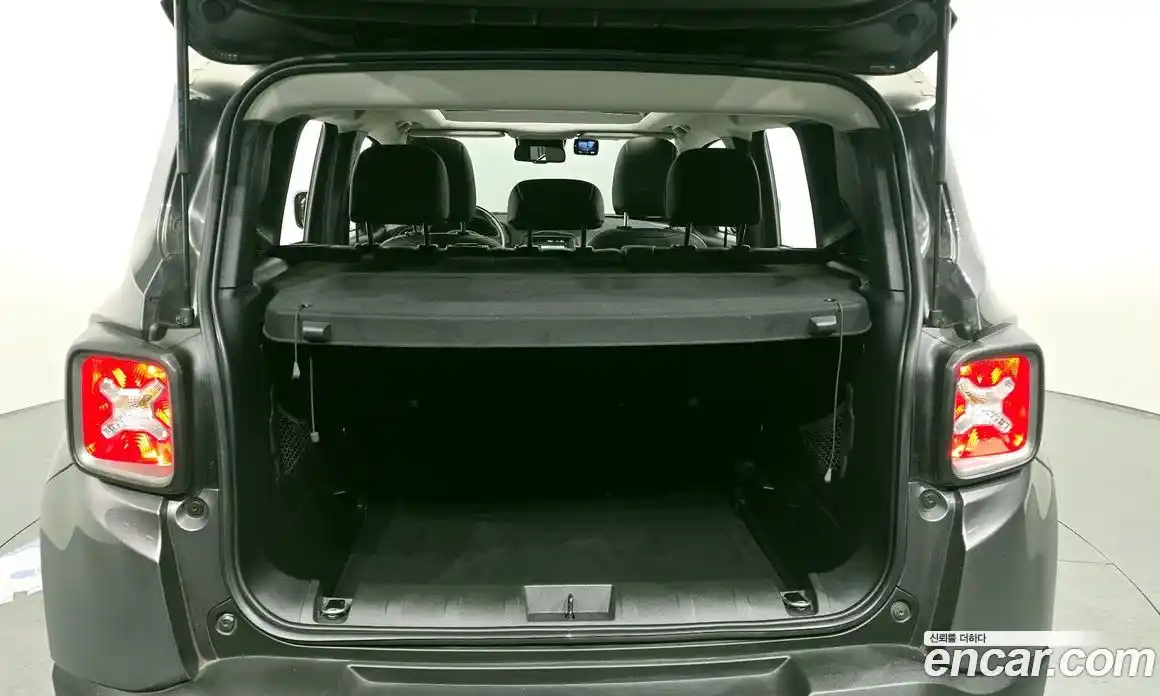Jeep Renegade 2019 2.4 гидро в Москве № 232627, фото 20