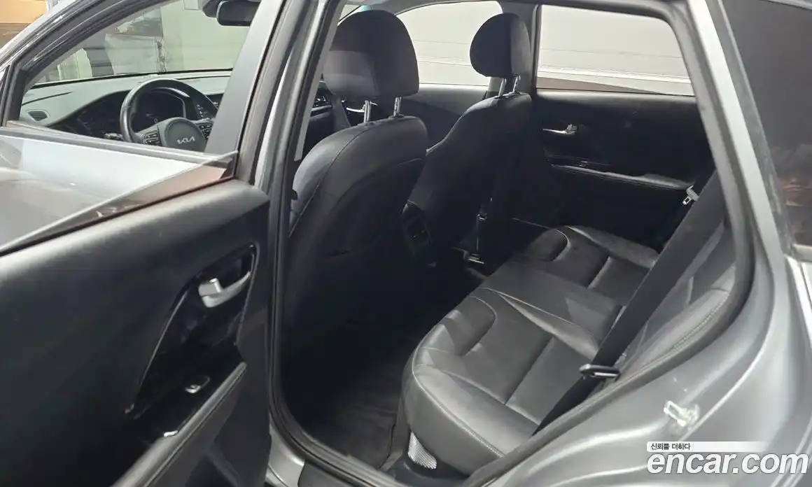 Kia Niro 2021 1.6 гидро в Москве № 1245328, фото 17