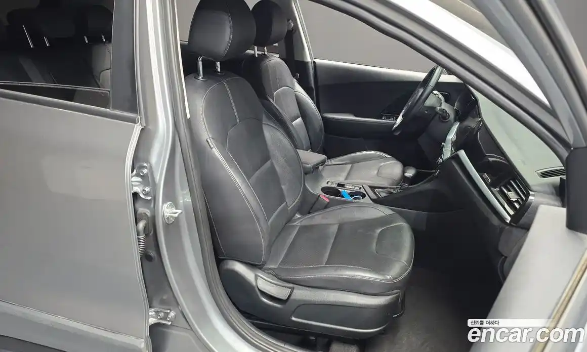Kia Niro 2021 1.6 гидро в Москве № 1245328, фото 18