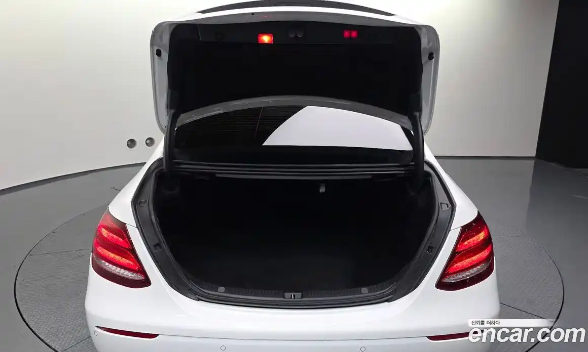 Mercedes-Benz E-Class 2020 2.0 гидро в Москве, фото 25