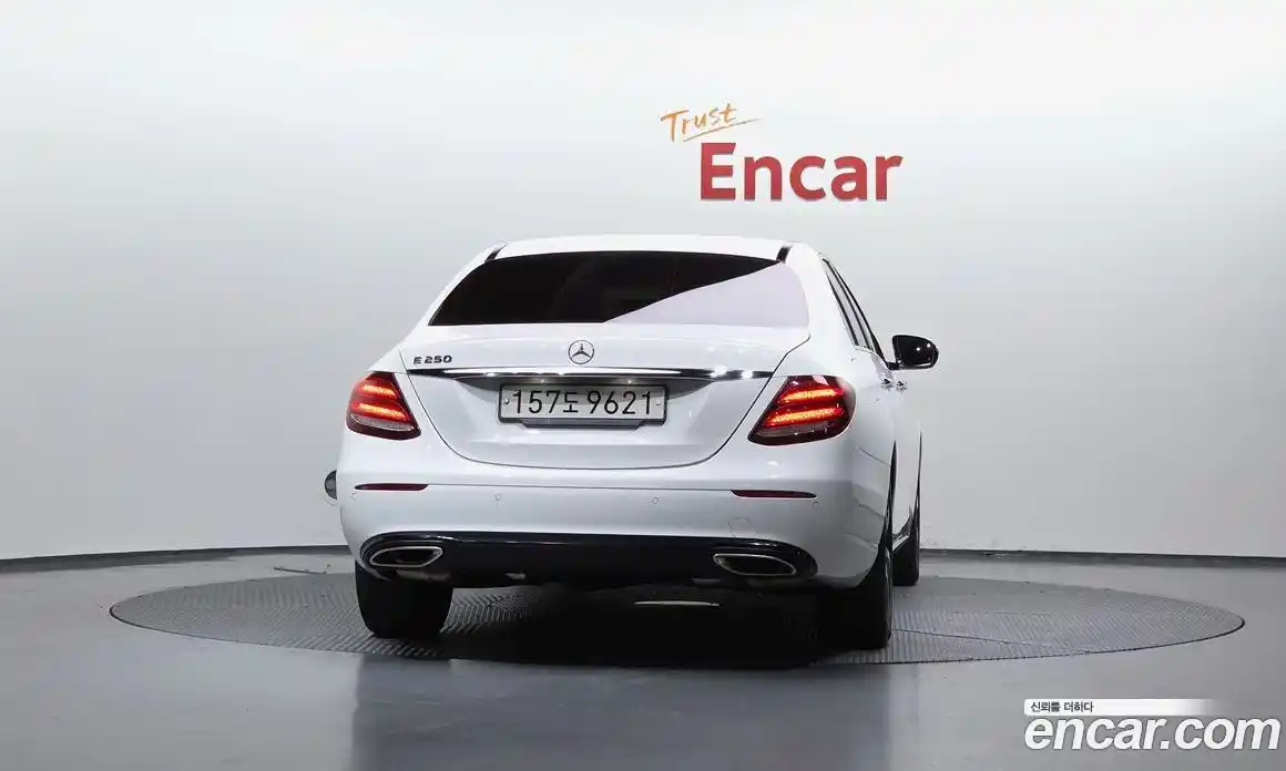 Mercedes-Benz E-Class 2020 2.0 гидро в Москве, фото 4