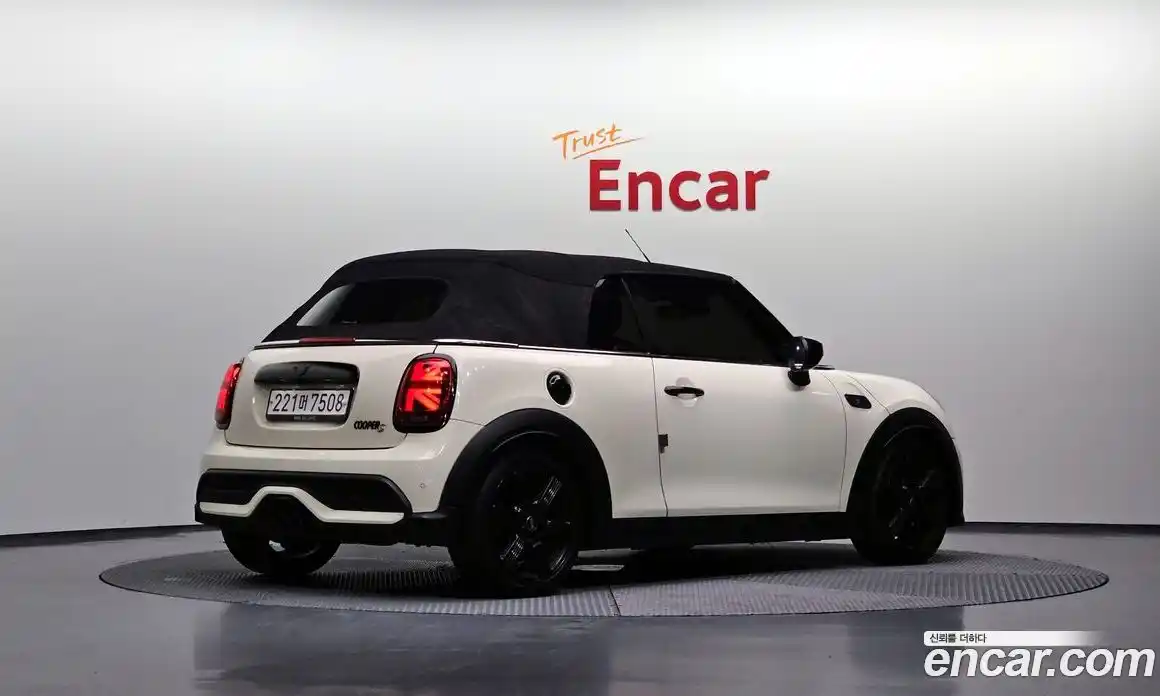 Mini Cooper Convertible 2022 2.0 гидро в Москве № 1250894, фото 34