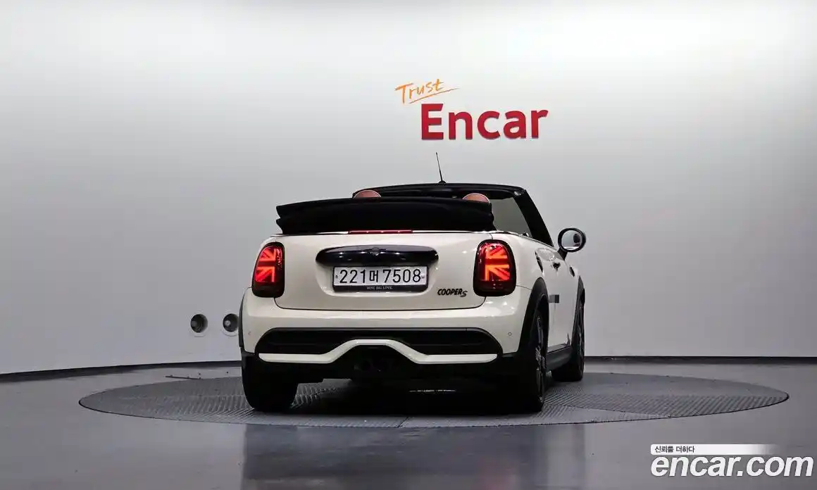 Mini Cooper Convertible 2022 2.0 гидро в Москве № 1250894, фото 35