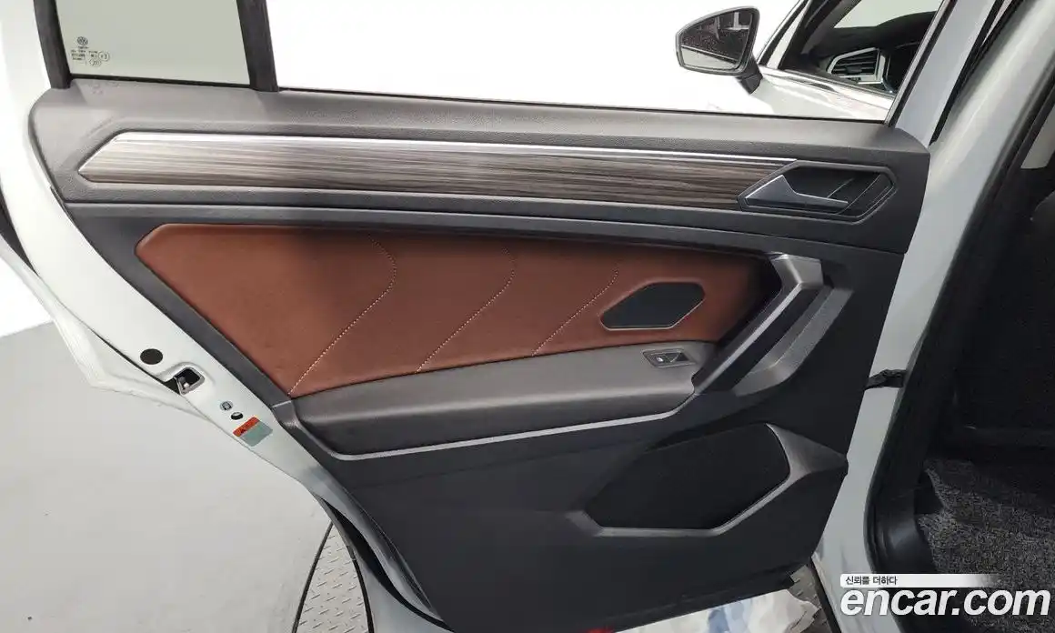 Volkswagen Tiguan 2023 2.0 гидро в Москве № 1293863, фото 15