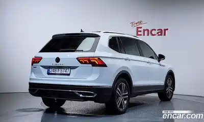 Volkswagen Tiguan 2023 2.0 гидро в Москве № 1293863, миниатюра 2