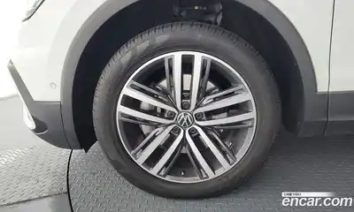 Volkswagen Tiguan 2023 2.0 гидро в Москве № 1293863, миниатюра 5