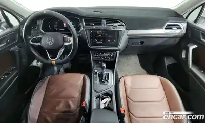 Volkswagen Tiguan 2023 2.0 гидро в Москве № 1293863, миниатюра 10