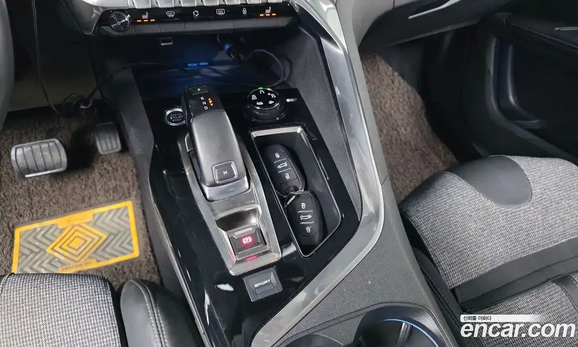 Peugeot 5008 2019 1.5 гидро в Москве, фото 12