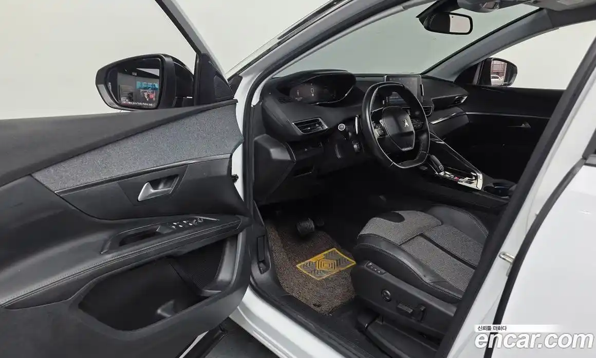 Peugeot 5008 2019 1.5 гидро в Москве, фото 13
