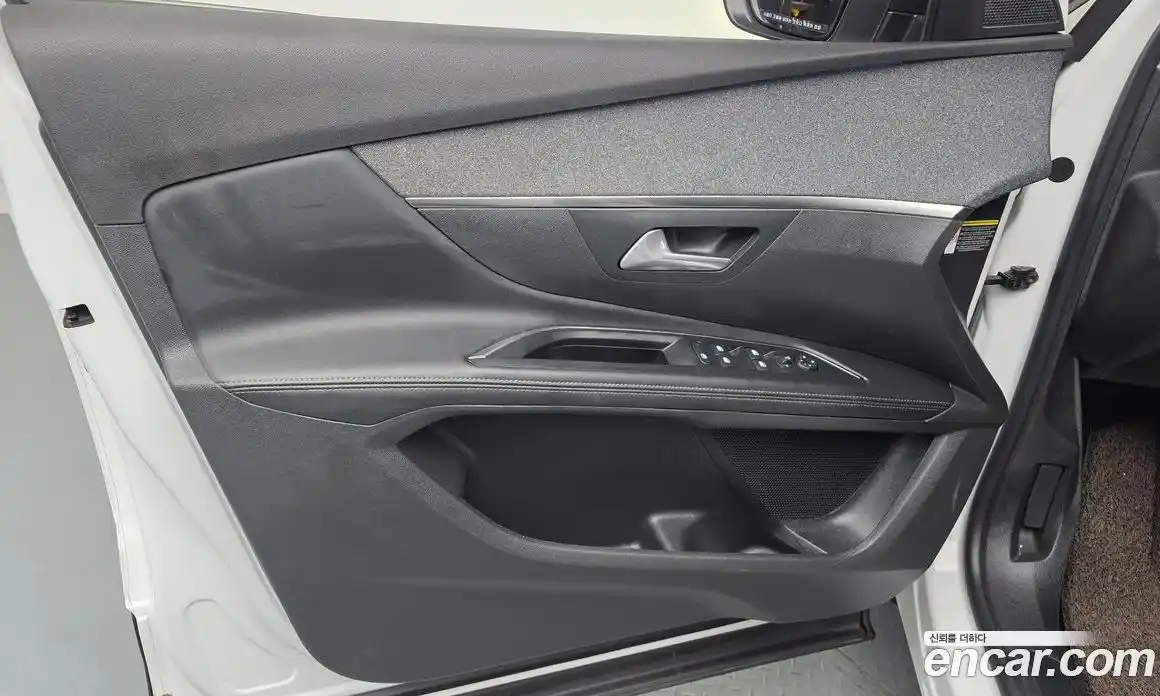 Peugeot 5008 2019 1.5 гидро в Москве, фото 14
