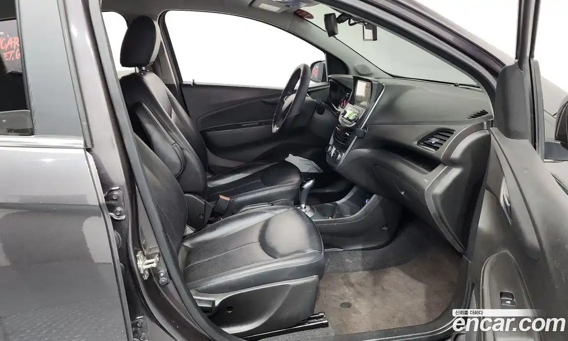 Chevrolet Spark 2016 1.0 гидро в Москве, фото 17