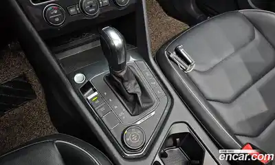 Volkswagen Tiguan 2020 2.0 гидро в Москве № 1323399, миниатюра 12