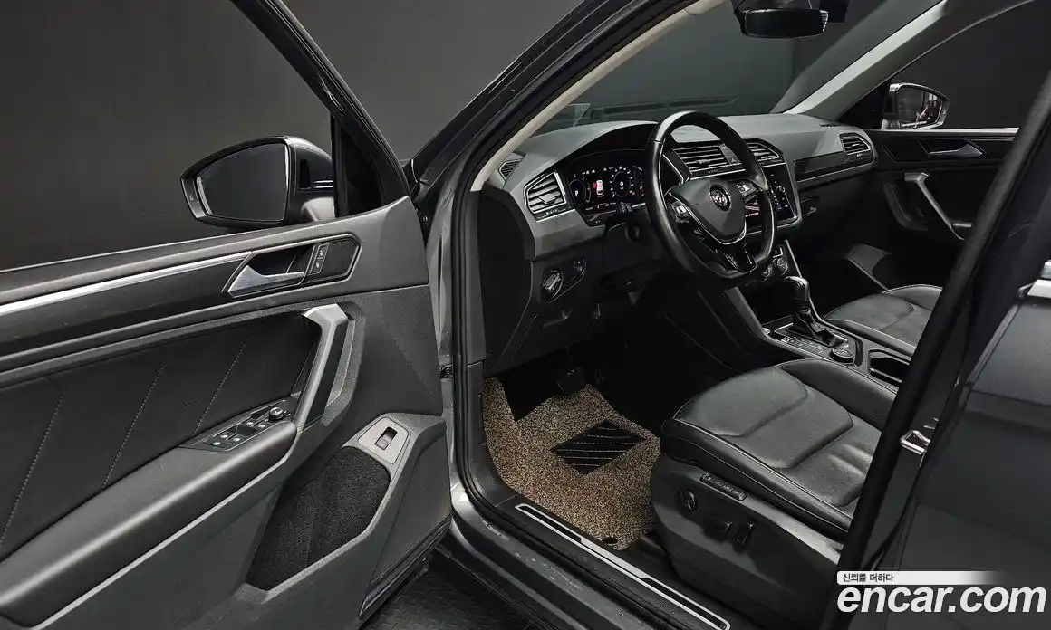 Volkswagen Tiguan 2020 2.0 гидро в Москве № 1323399, фото 17