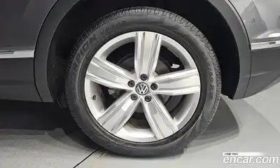 Volkswagen Tiguan 2020 2.0 гидро в Москве № 1323399, миниатюра 7