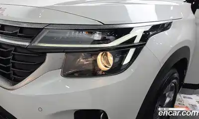 Kia Seltos 2022 1.6 гидро в Москве № 1343105, миниатюра 7