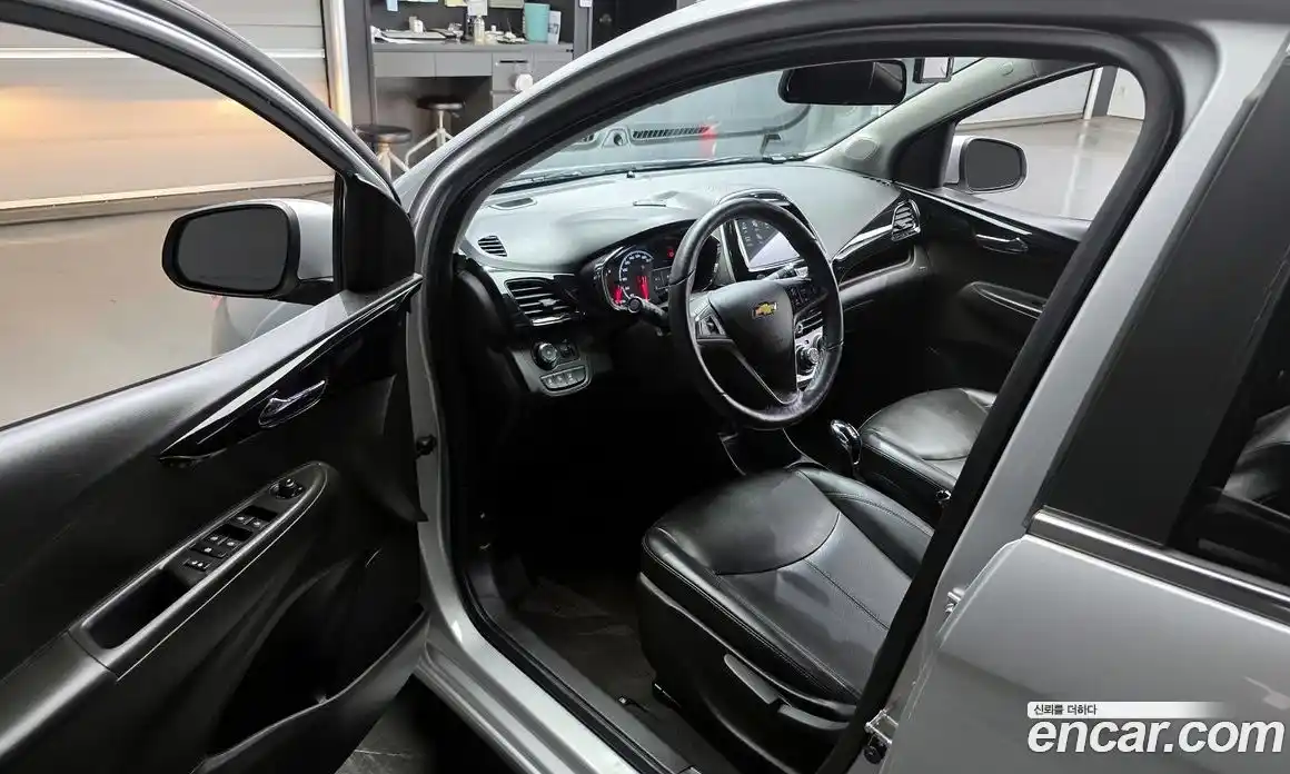 Chevrolet Spark 2016 1.0 гидро в Москве, фото 13