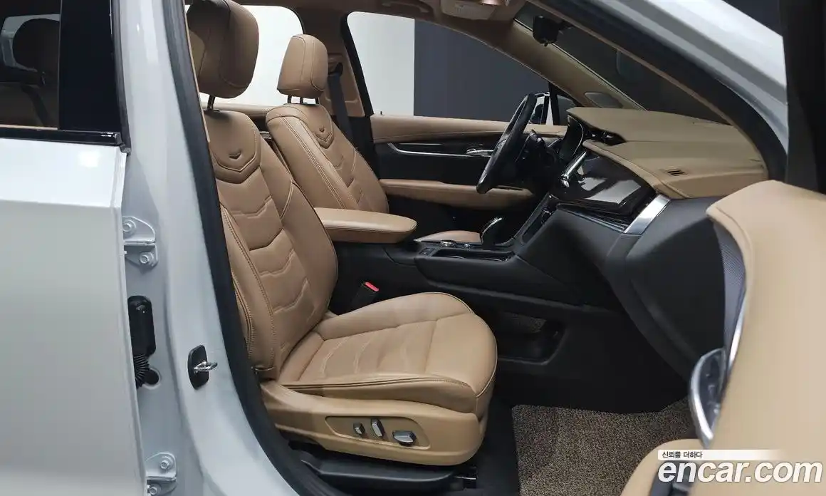Cadillac XT6 2023 3.6 гидро в Москве № 1351310, фото 13