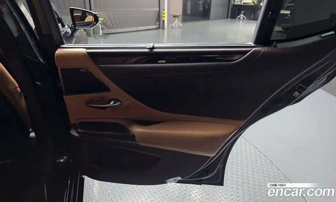 Lexus ES 2019 2.5 гидро в Москве № 1405389, фото 15