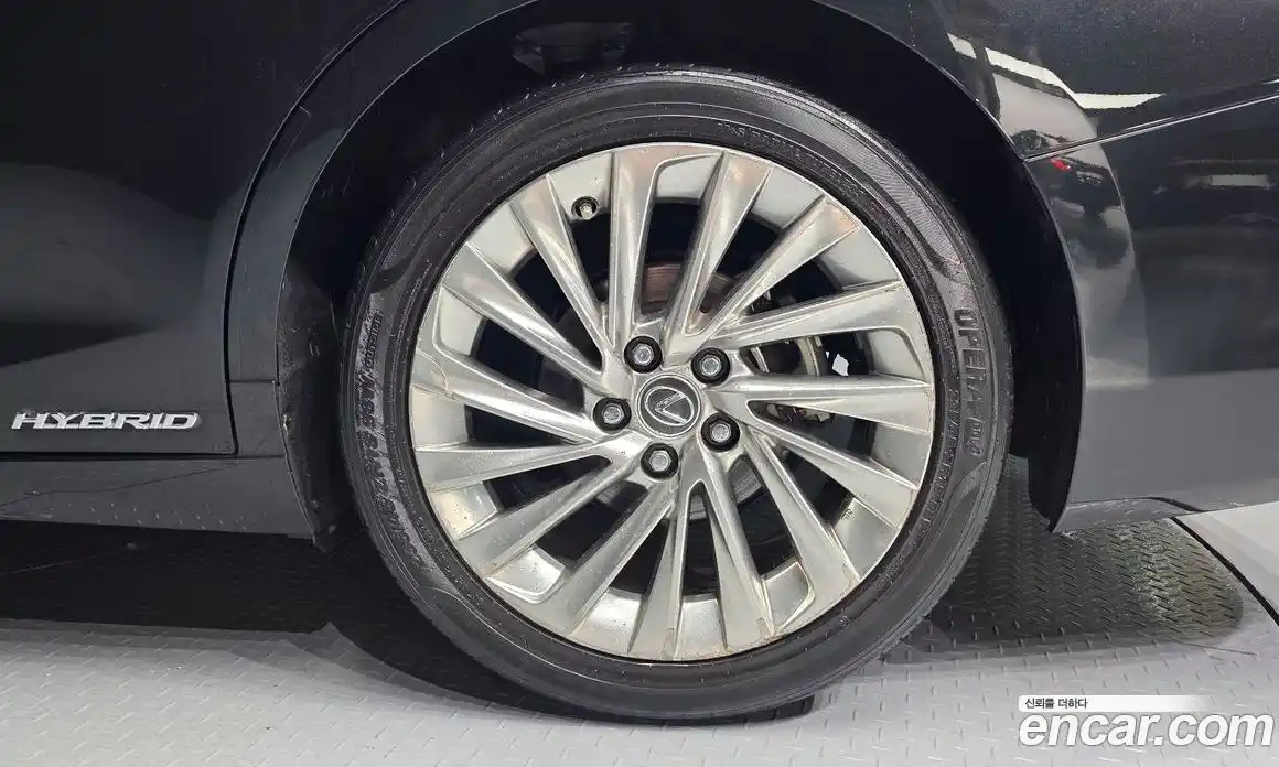 Lexus ES 2019 2.5 гидро в Москве № 1405389, фото 5