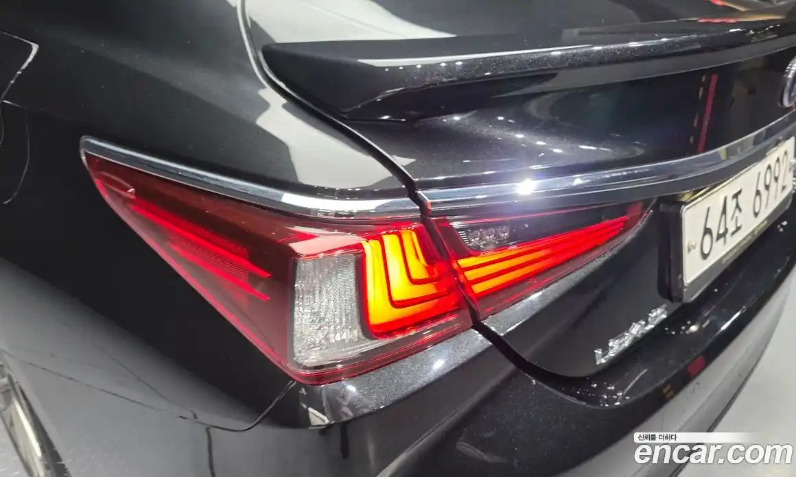 Lexus ES 2019 2.5 гидро в Москве № 1405389, фото 9
