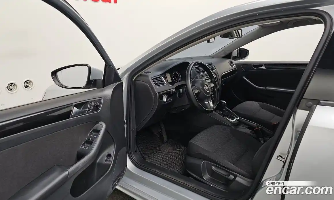Volkswagen Jetta 2013 1.6 гидро в Москве № 1424169, фото 13