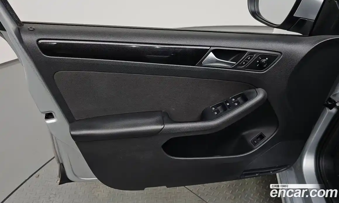 Volkswagen Jetta 2013 1.6 гидро в Москве № 1424169, фото 14