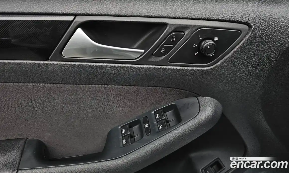 Volkswagen Jetta 2013 1.6 гидро в Москве № 1424169, фото 27