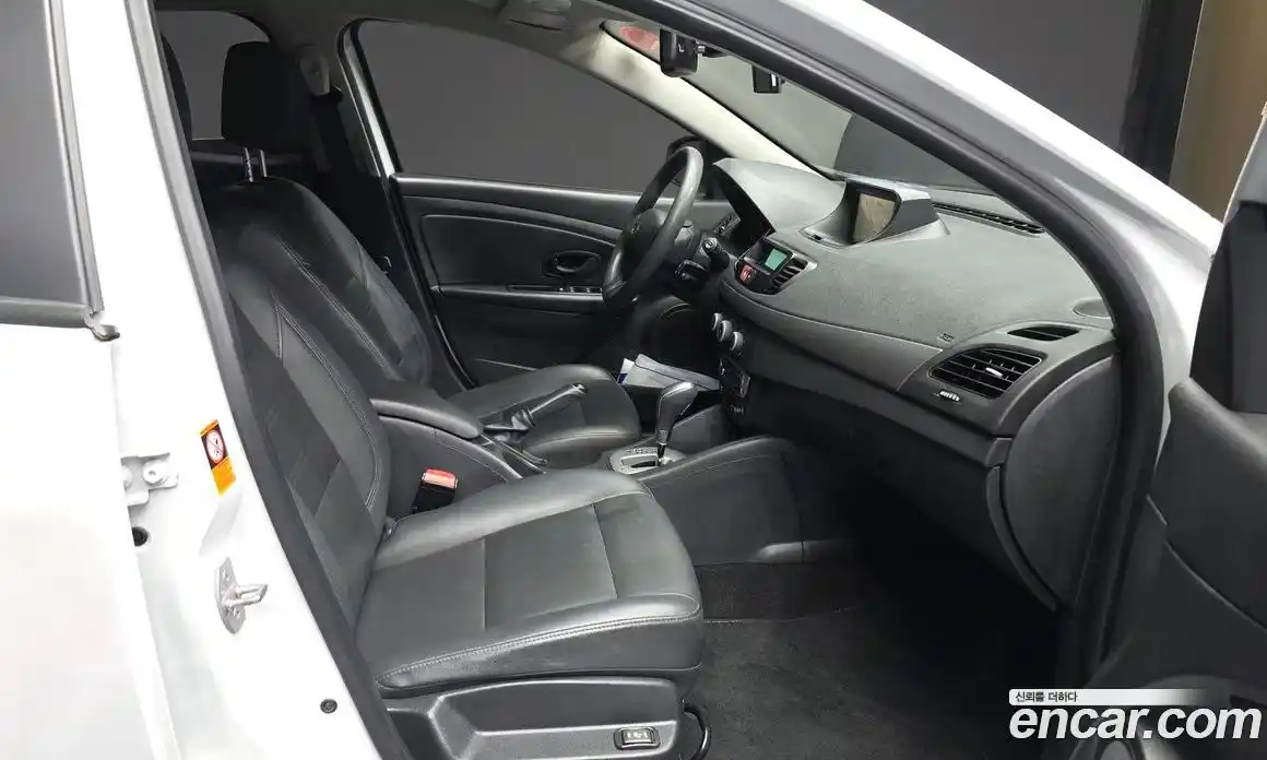 Renault SM3 2019 1.6 гидро в Москве № 1543054, фото 18