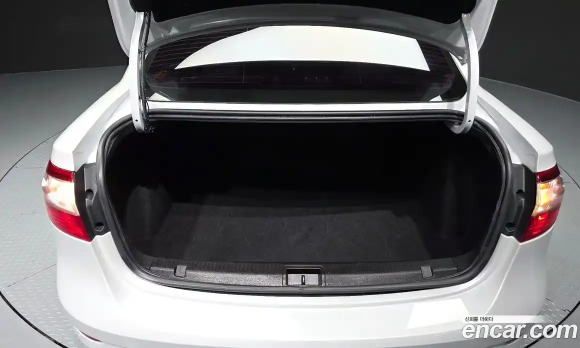 Renault SM3 2019 1.6 гидро в Москве № 1543054, фото 26